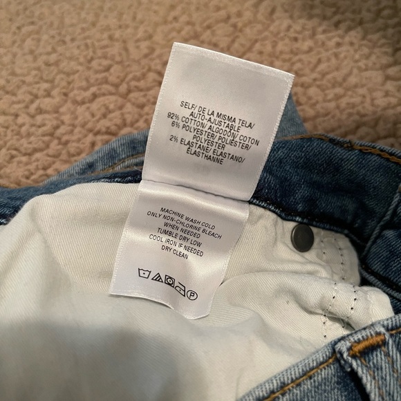 HUDSON Women's Holly High Rise, Cropped, Flare Jean - Size 29 - Picture 6 of 8